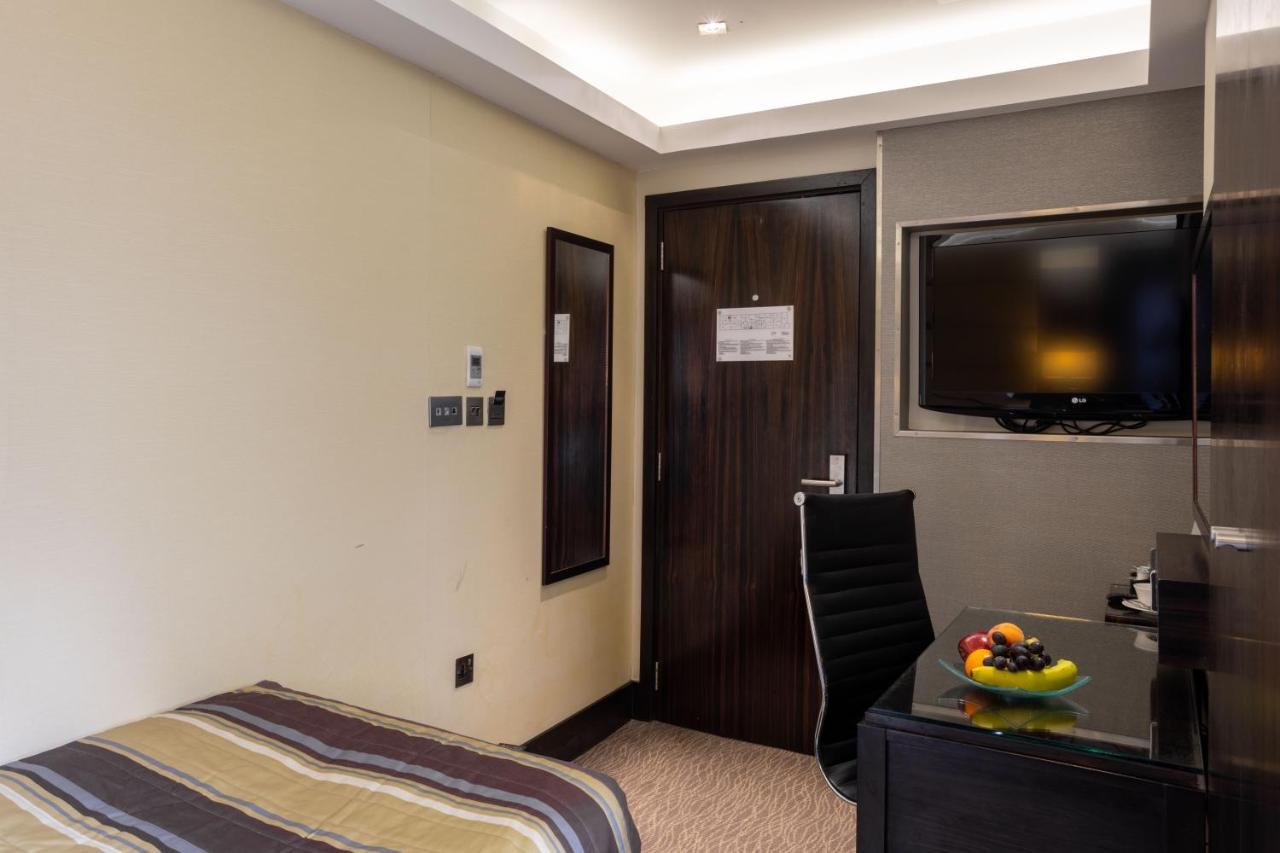 Park Grand Mayfair Londres Exterior foto A room at the hotel