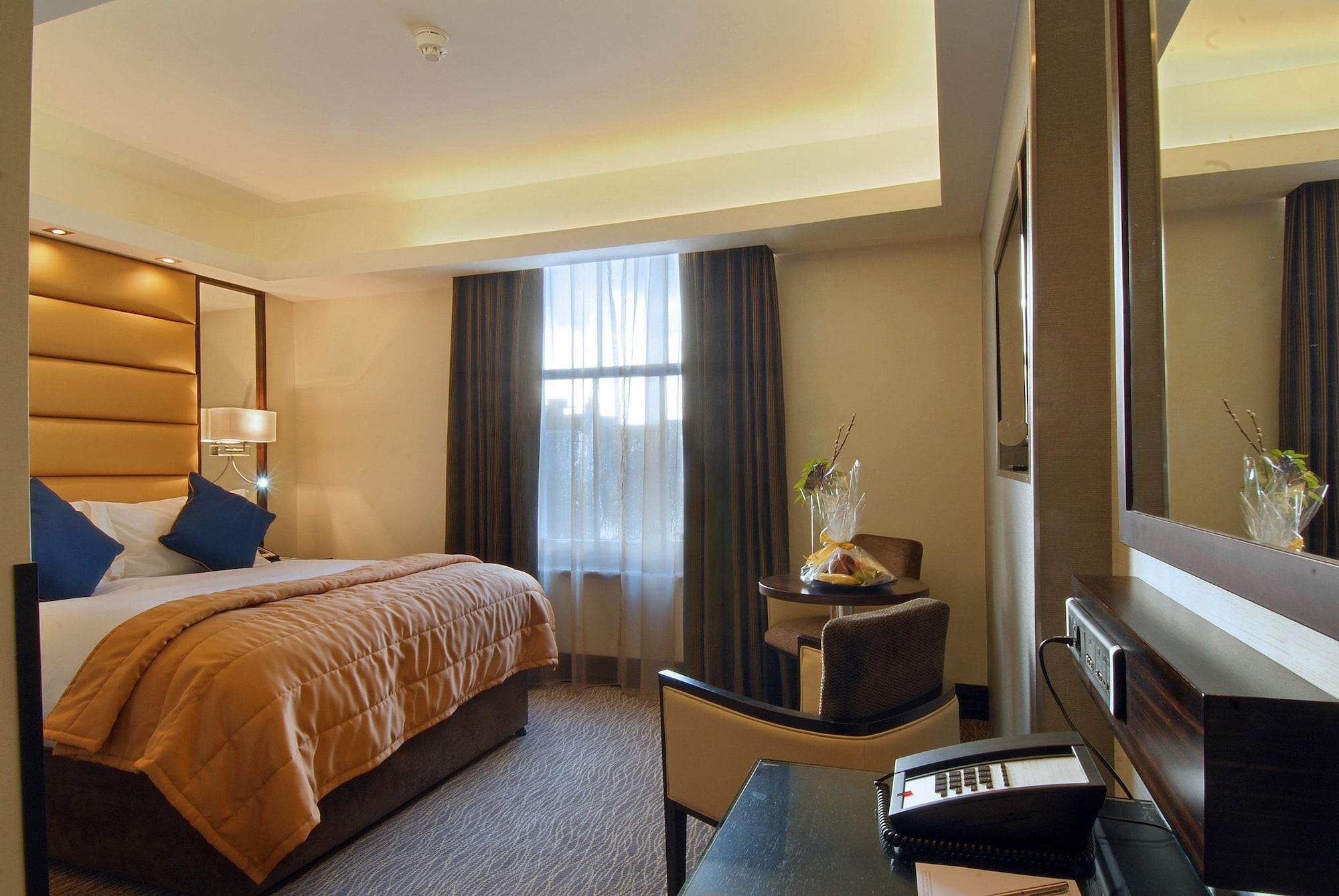 Park Grand Mayfair Londres Exterior foto A room at the hotel