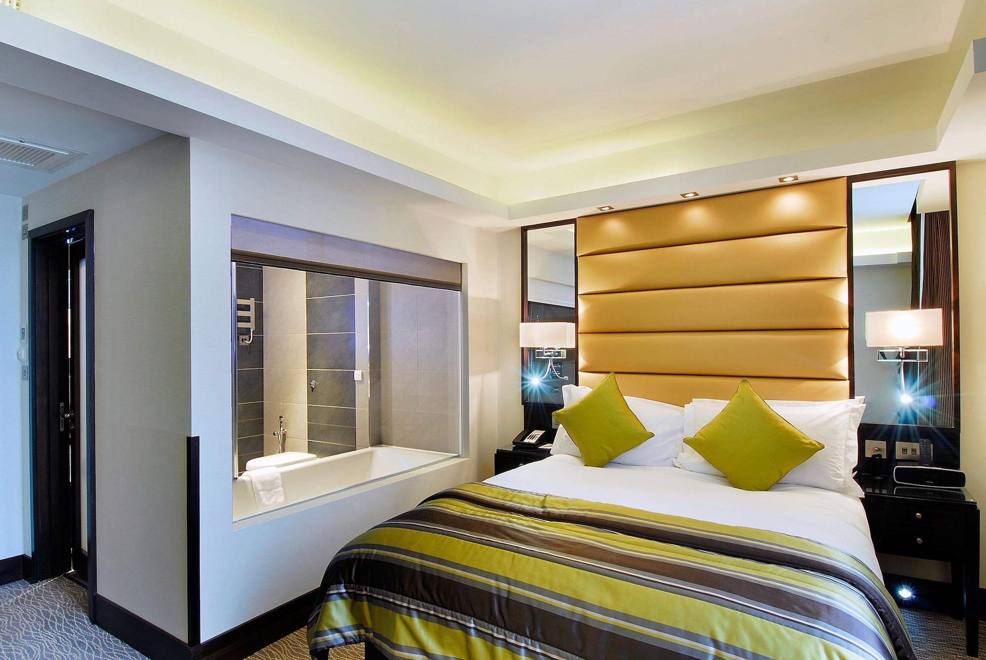 Park Grand Mayfair Londres Exterior foto A bedroom at the Hilton London Paddington