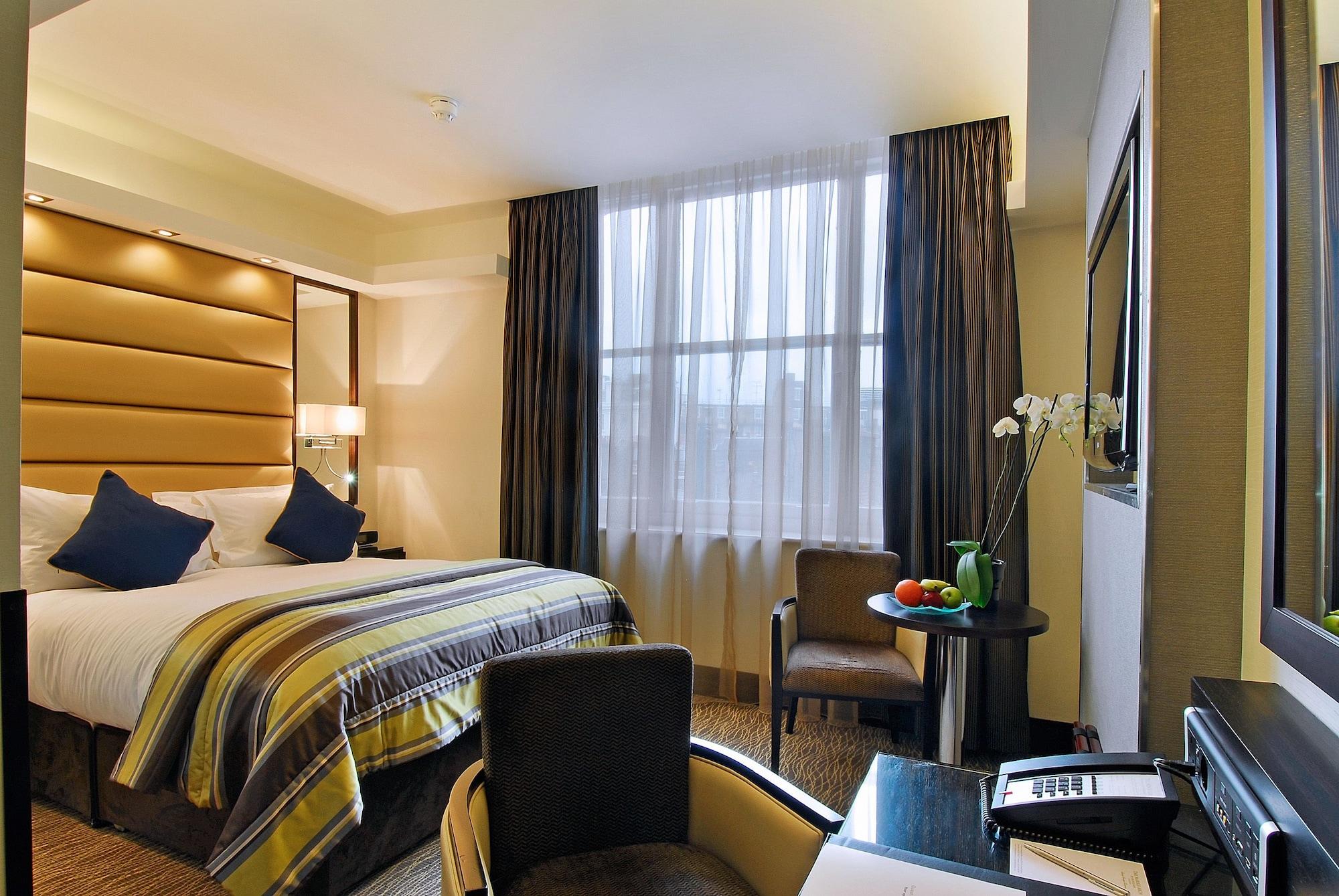 Park Grand Mayfair Londres Exterior foto A room at the hotel