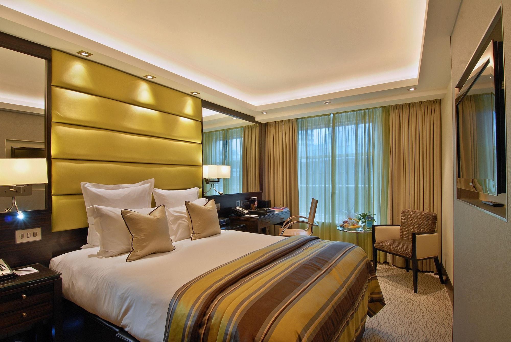 Park Grand Mayfair Londres Exterior foto A bedroom at the InterContinental London The O2