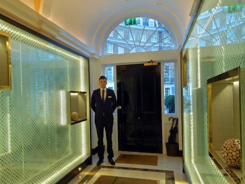 Park Grand Mayfair Londres Exterior foto The entrance to the hotel