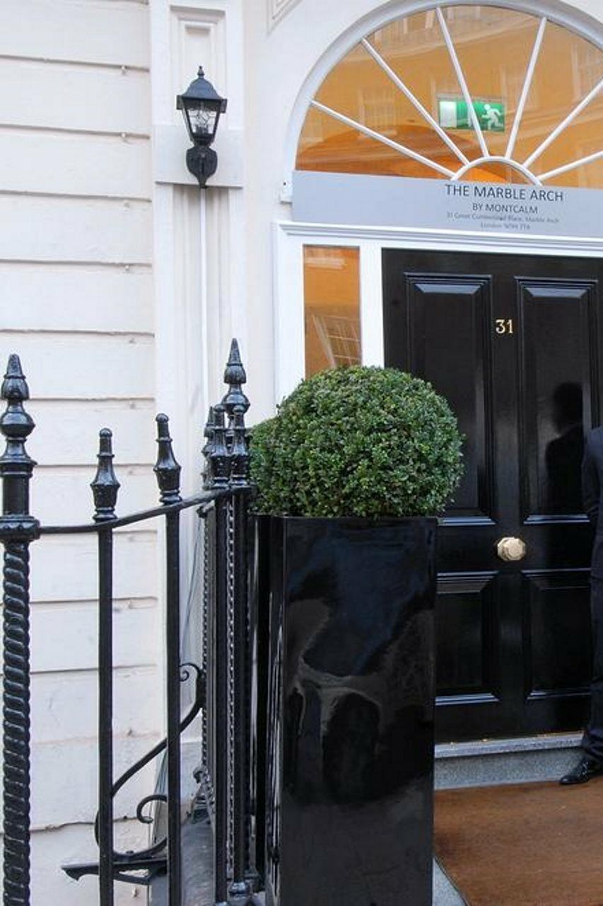 Park Grand Mayfair Londres Exterior foto The door of 31 Savile Row, the home of the Beatles